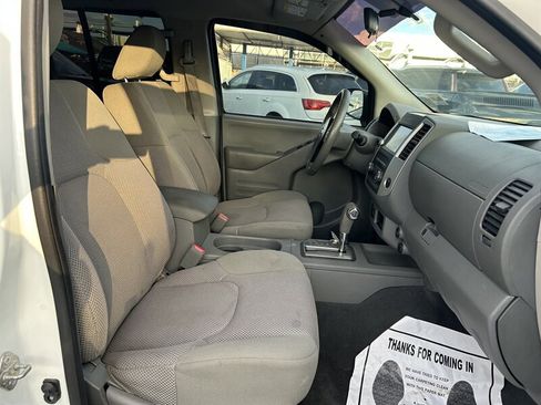 Used 2019 Nissan Frontier SV image 36