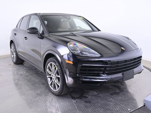 Used 2019 Porsche Cayenne E-Hybrid image 9