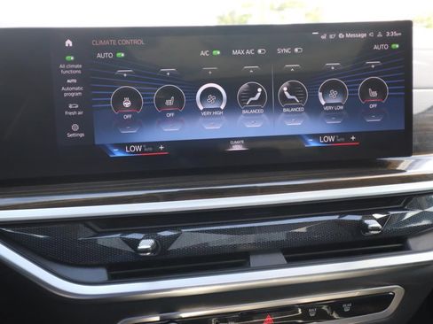 Used 2023 BMW X7 xDrive40i AWD/4WD image 18