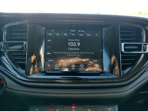 Used 2021 Dodge Durango SXT image 3