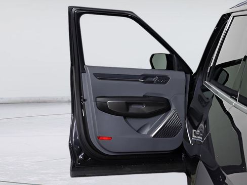 New 2026 Kia EV9 Wind image 17