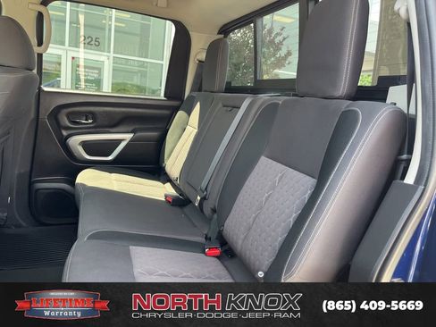 Used 2024 Nissan Titan SV w/ SV Convenience Package AWD/4WD image 12