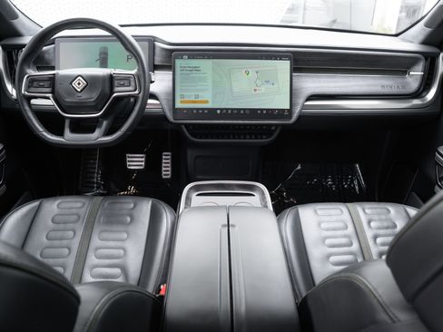 Used 2022 Rivian R1T Adventure image 8