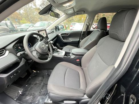 Used 2025 Toyota RAV4 LE image 25