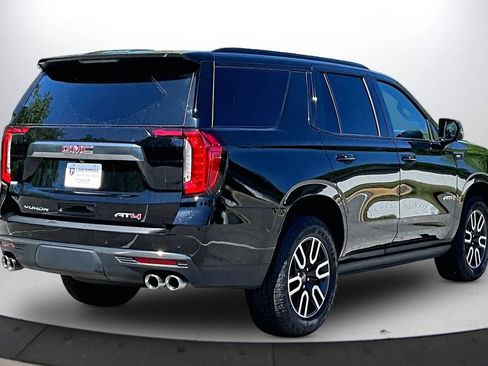 Used 2024 GMC Yukon AT4 w/ AT4 Premium Package AWD/4WD image 9