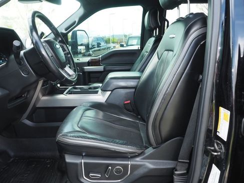 Used 2017 Ford F250 Platinum w/ FX4 Off-Road Package AWD/4WD image 13