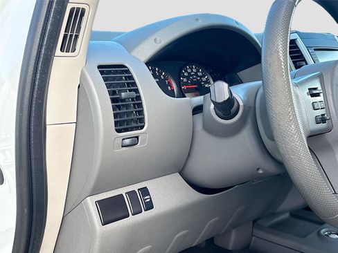 Used 2021 Nissan Frontier S image 9