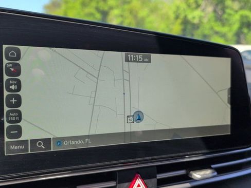 Used 2025 Hyundai Elantra SEL image 14