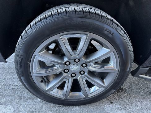 Used 2015 Chevrolet Suburban LTZ image 11