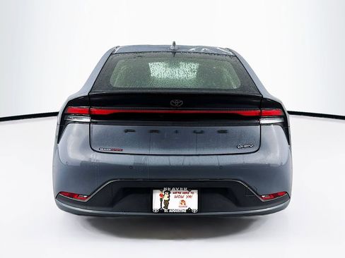 Used 2024 Toyota Prius LE image 8