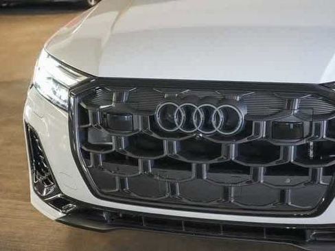 New 2025 Audi SQ7 Premium Plus image 9