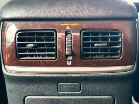 Used 2018 INFINITI Q70 L 3.7 image 27