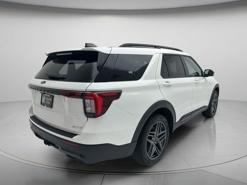 Used 2025 Ford Explorer ST-Line w/ ST-Line Street Pack AWD/4WD image 3