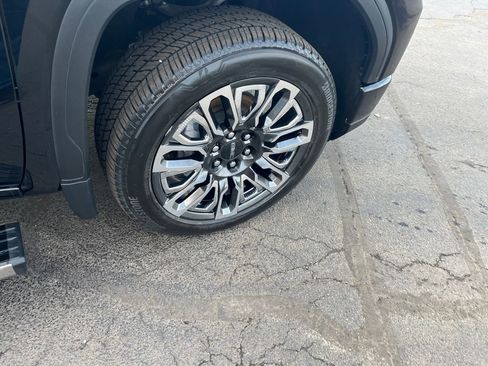 Used 2024 GMC Sierra 1500 Denali Ultimate image 32