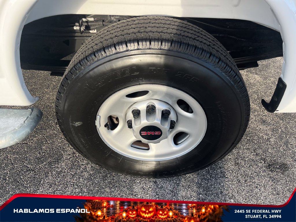 Used 2025 GMC Savana 2500 w/ Driver Convenience Package RWD image 9