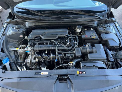 Used 2025 Hyundai Elantra SEL image 29