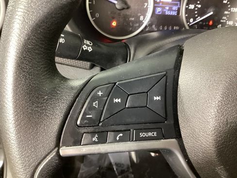 Used 2018 Nissan Kicks SV FWD image 19