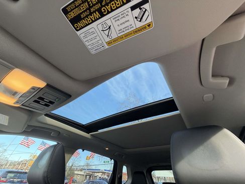 Used 2022 Nissan Rogue Platinum w/ Head-Up Display Package image 22