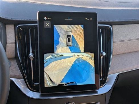 New 2026 Volvo XC90 T8 Plus w/ Protection Package Premier image 15