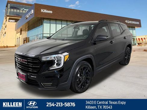 Used 2023 GMC Terrain SLE w/ Elevation Edition FWD image 3