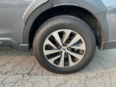 Used 2024 Subaru Outback Premium AWD/4WD image 9