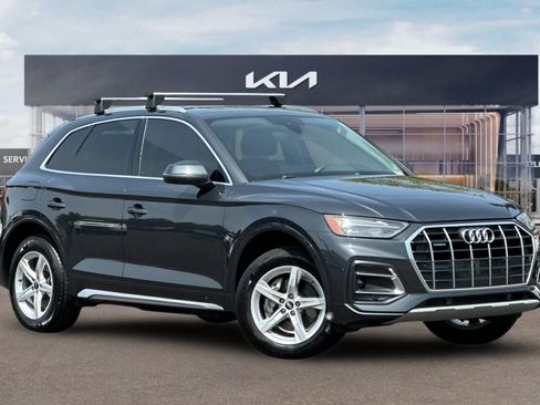 Used 2021 Audi Q5 2.0T Premium w/ Convenience Package AWD/4WD image 2