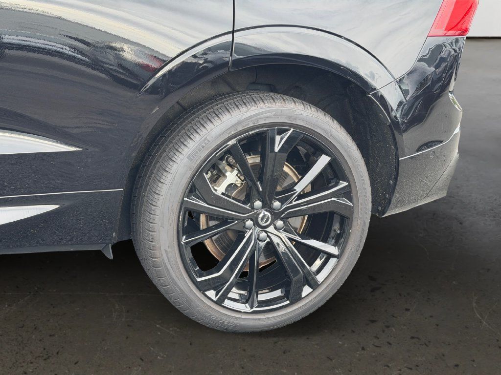 Certified 2024 Volvo XC60 T8 Ultimate AWD/4WD image 27