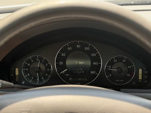 Used 2007 Mercedes-Benz E 320 BlueTEC Sedan image 10