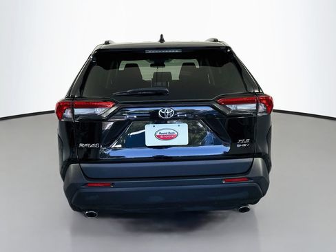 Used 2025 Toyota RAV4 XLE AWD/4WD image 6