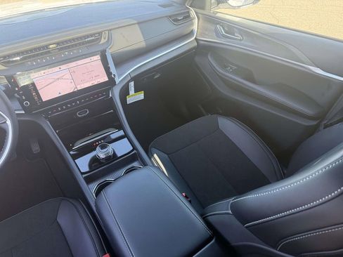 New 2026 Jeep Grand Cherokee Altitude RWD image 28