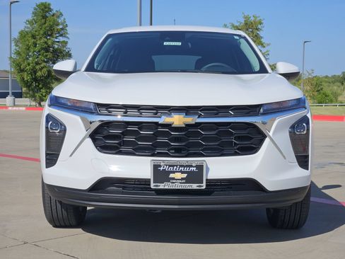 New 2026 Chevrolet Trax LS w/ LS Convenience Package FWD image 6