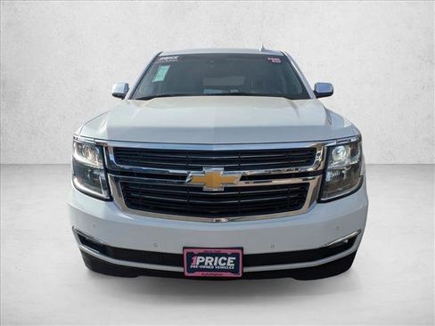Used 2015 Chevrolet Suburban LTZ image 2