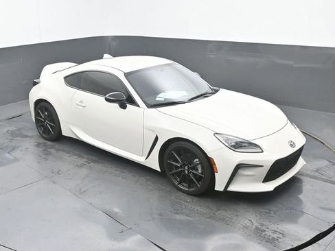 Used 2024 Toyota GR86 Premium RWD image 24