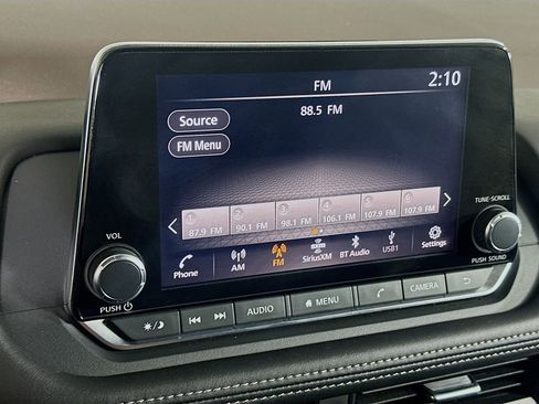 Used 2023 Nissan Rogue SV image 21