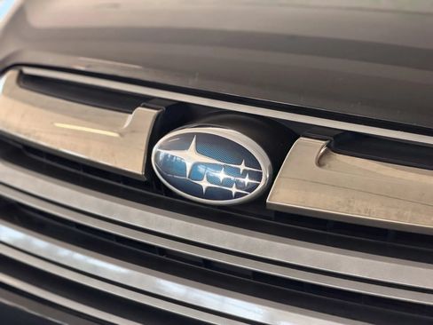 Used 2013 Subaru Outback 3.6R Limited AWD/4WD image 9
