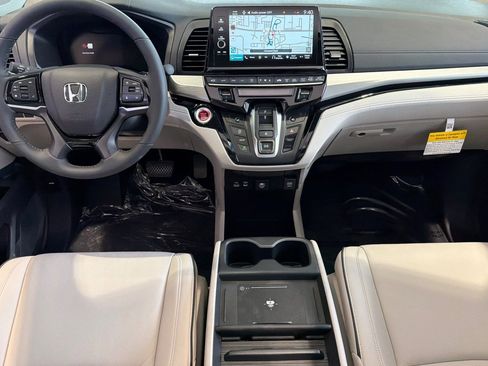 New 2026 Honda Odyssey Touring image 12
