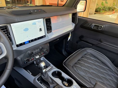 Used 2025 Ford Bronco Outer Banks AWD/4WD image 30