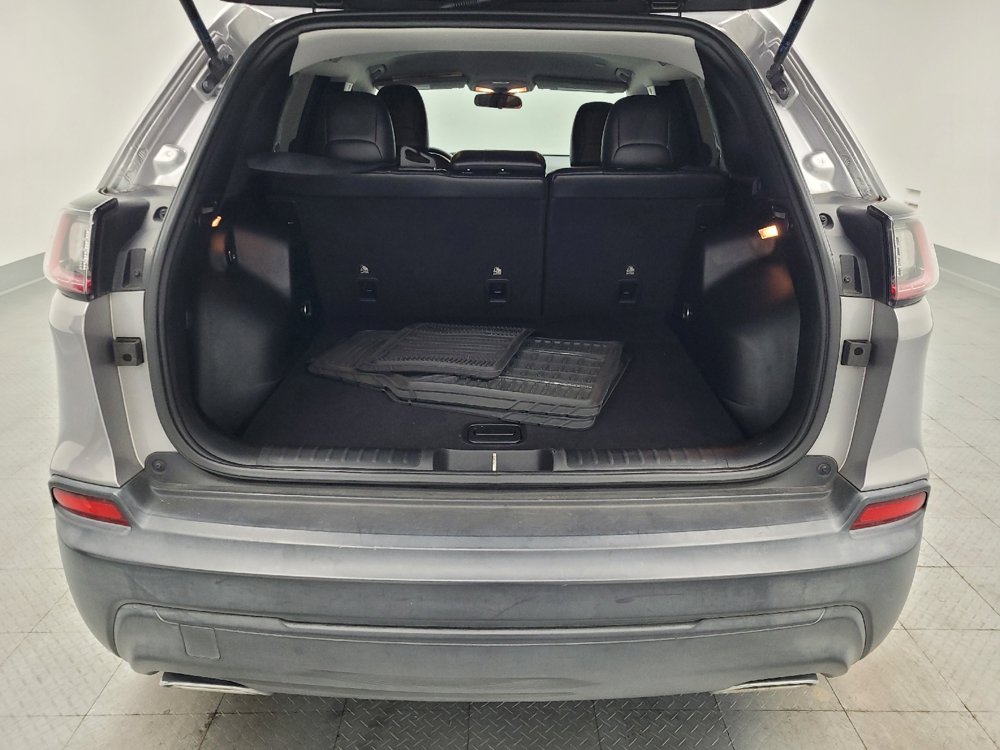 Used 2019 Jeep Cherokee Latitude Plus FWD image 29