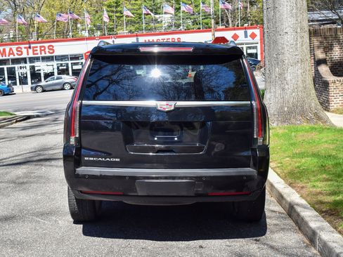 Used 2019 Cadillac Escalade Luxury image 7