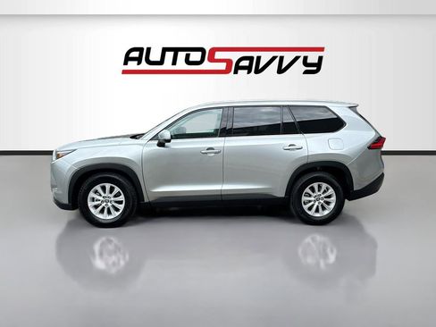 Used 2024 Toyota Grand Highlander XLE FWD image 4