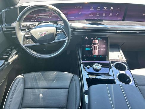 Used 2025 Cadillac Escalade ESV Sport w/ Touring Package AWD/4WD image 14
