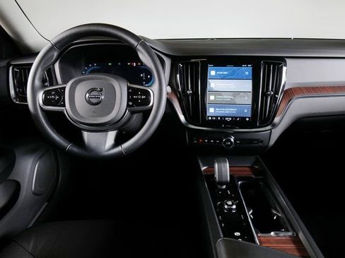 Used 2025 Volvo V60 B5 Cross Country Plus AWD/4WD image 12