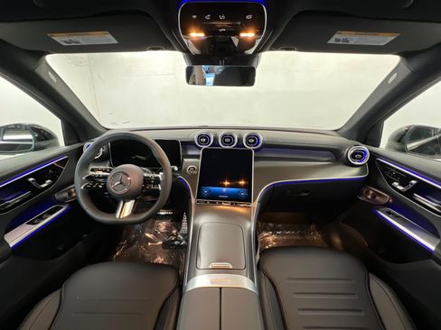 New 2026 Mercedes-Benz GLC 300 GLC 300 image 9