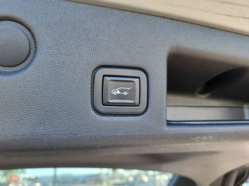 Used 2020 Chevrolet Equinox LT image 11