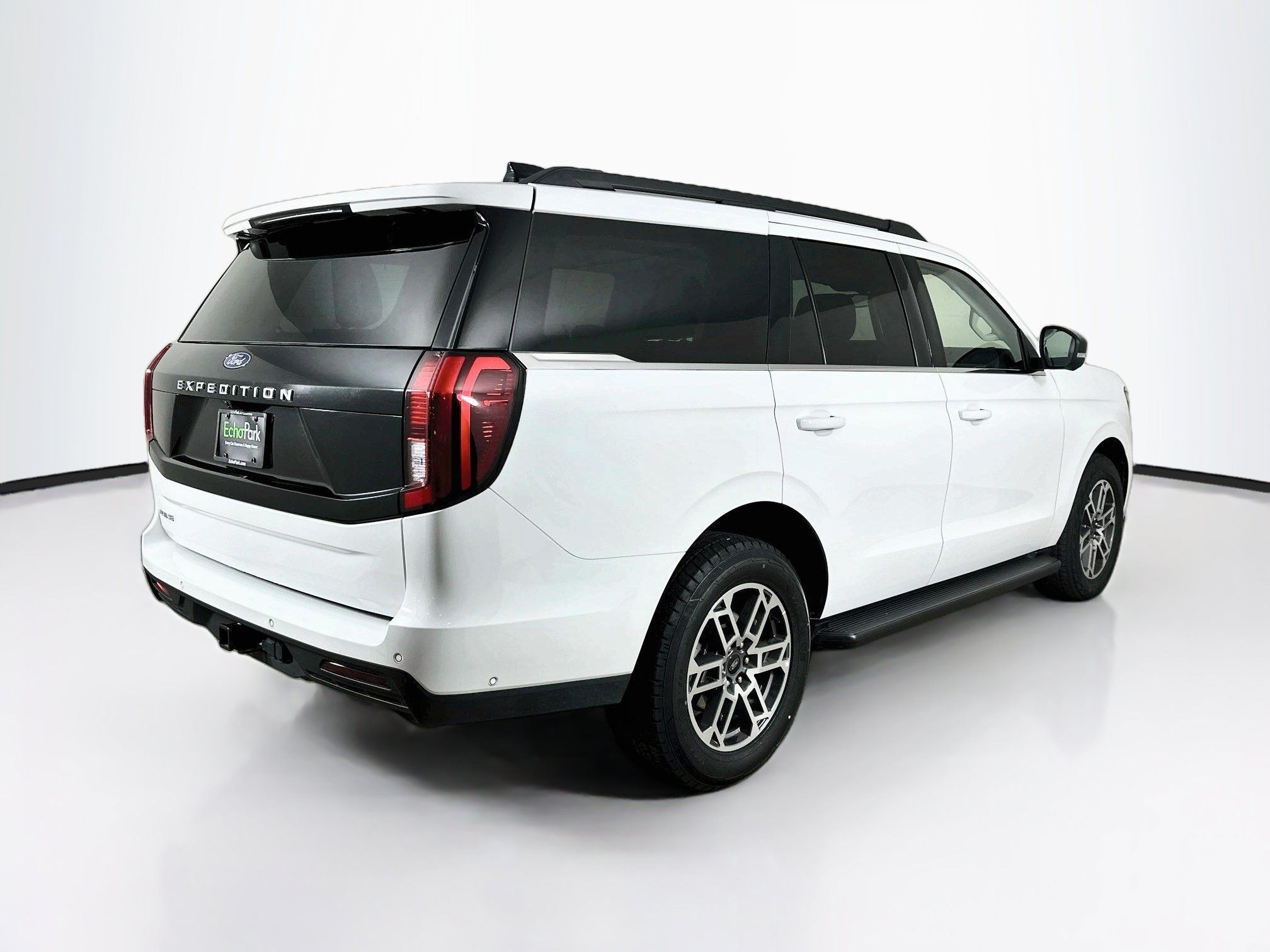 Used 2025 Ford Expedition Active AWD/4WD image 9