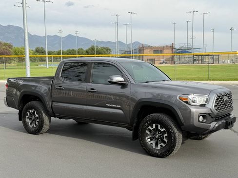 Used 2021 Toyota Tacoma TRD Off-Road w/ Technology Package AWD/4WD image 6