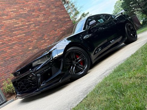 Used 2018 Chevrolet Camaro ZL1 RWD image 3