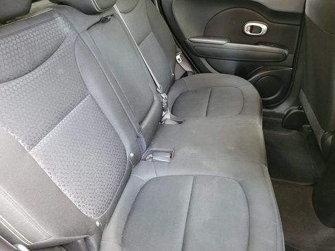 Used 2016 Kia Soul + FWD image 11