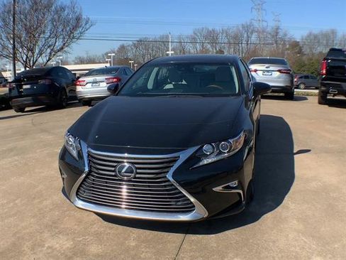 Used 2018 Lexus ES 350 w/ Luxury Package w/Wood Trim image 3