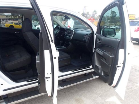 Used 2020 Chevrolet Colorado LT w/ LT Convenience Package AWD/4WD image 6